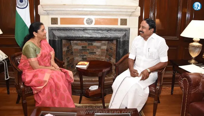 எடப்பாடி அமித்ஷாவை சந்தித்துவிட்டு வந்த நிலையில் செங்கோட்டையன் அவசரமாக டெல்லி பயணம்: அதிமுக கட்சியை உடைக்க பாஜக திட்டமா?