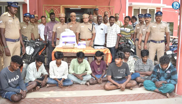கடலூரில் சுமார் 23 கிலோ கஞ்சா பறிமுதல் செய்து 9 பேரை கைது செய்த காவலர்களுக்கு மாவட்ட காவல் கண்காணிப்பாளர் பாராட்டு