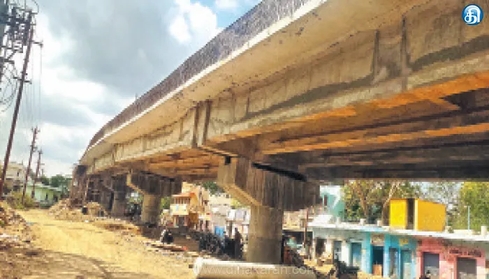 சிவகாசியில் ரயில்வே மேம்பாலம் அமைக்கும் பணி ஜரூர்: 9 கான்கிரீட் தூண்களை இணைக்கும் பணிகள் நிறைவு
