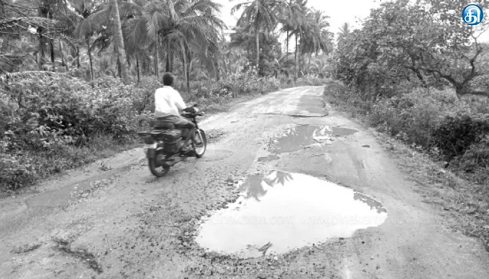 வருசநாடு அருகே கிடப்பில் போடப்பட்ட சாலை பணிகளை துவங்குவது எப்போது?.. பொதுமக்கள் எதிர்பார்ப்பு