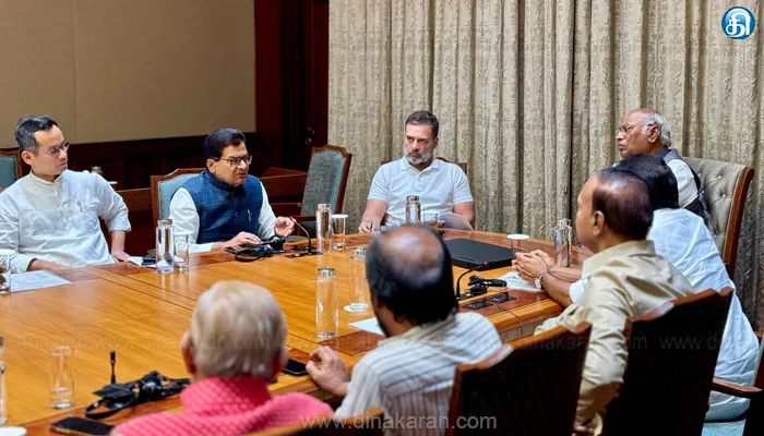 எதிர்க்கட்சிகளின் கடும் எதிர்ப்புக்கிடையே வக்பு வாரிய திருத்த சட்ட மசோதா நாளை தாக்கல்: மசோதாவை எதிர்த்து வாக்களிக்க இந்தியா கூட்டணி முடிவு