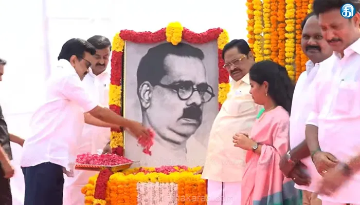 பாவேந்தர் பாரதிதாசனின் 135-வது பிறந்தநாளையொட்டி அவரது சிலைக்கு மாலை அணிவித்து முதலமைச்சர் மு.க.ஸ்டாலின் மரியாதை