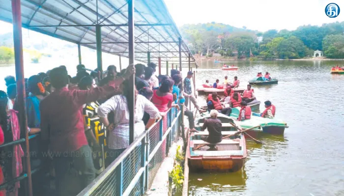 கோடை விடுமுறை எதிரொலி ஏலகிரி மலையில் குவிந்த சுற்றுலா பயணிகள்