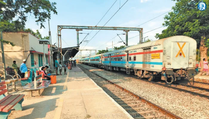 வாணியம்பாடி ரயில் நிலையத்தில் குற்றச்சம்பவங்களை தடுக்க சிசிடிவி கேமரா பொருத்தம்