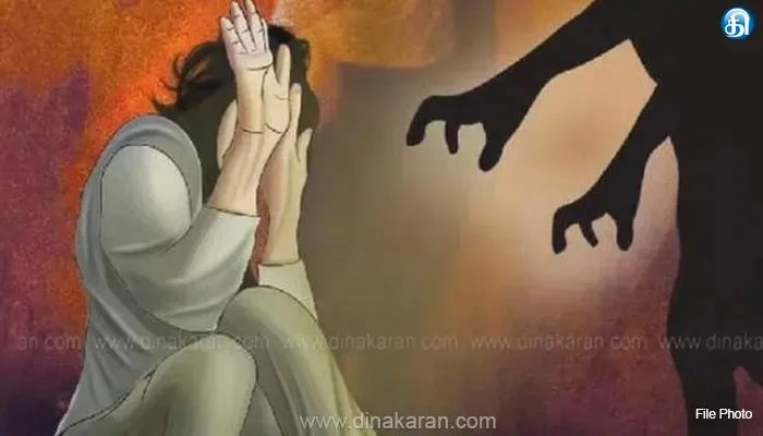 மனைவி மீது புகார் கொடுத்த இளம்பெண் பாலியல் பலாத்காரம்: வீடியோ எடுத்து மிரட்டிய கணவர் கைது