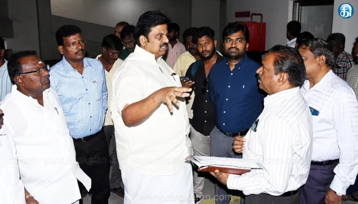 பாண்டி பஜாரில் மேற்கொள்ளப்பட்டு வரும் வளர்ச்சி திட்டப்பணிகள் குறித்து துணை மேயர் ஆய்வு