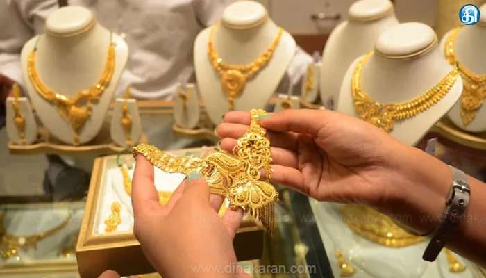 தங்கம் விலையில் திடீர் மாற்றம் பவுனுக்கு ரூ.120 குறைந்தது