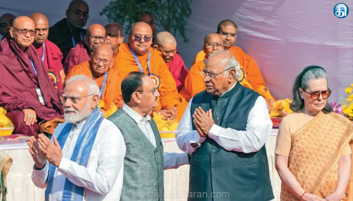 அம்பேத்கர் பிறந்தநாள் விழா குடியரசு தலைவர், பிரதமர் மலர் அஞ்சலி செலுத்தினர்
