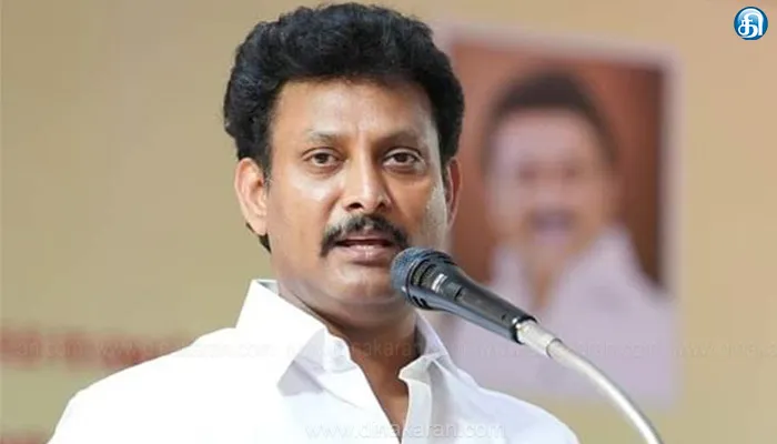 ஒப்பனை செய்தால் யார் பார் வேண்டுமானாலும் ஹீரோ ஆகலாம், கற்பனை செய்தாலும் கலைஞராக முடியாது: அமைச்சர் அன்பில் மகேஸ்