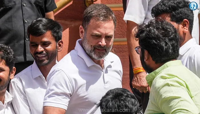 பீகாரில் மாணவர்களை சந்திக்க சென்ற ராகுல் தடுத்து நிறுத்தம்