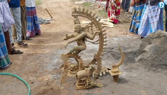 கடலூர் அருகே உலோக நடராஜர் சிலை, சிறிய நந்தி சிலை கண்டெடுப்பு