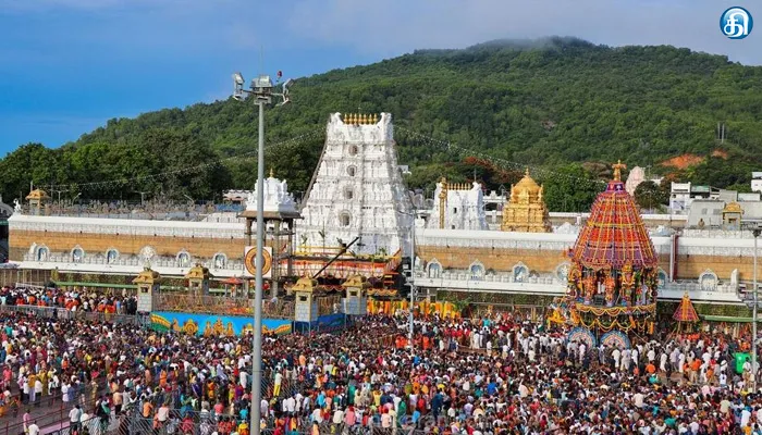 திருப்பதி கோயிலில் ஒரே நாளில் 66 ஆயிரம் பக்தர்கள் சாமி தரிசனம்