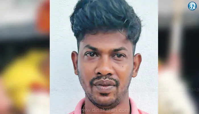 சாலையில் செல்போனில் பேசியபடி செல்லும் இளம்பெண்களுக்கு தொடர் பாலியல் தொல்லை கொடுத்த வாலிபர் கைது : பைக் பறிமுதல்