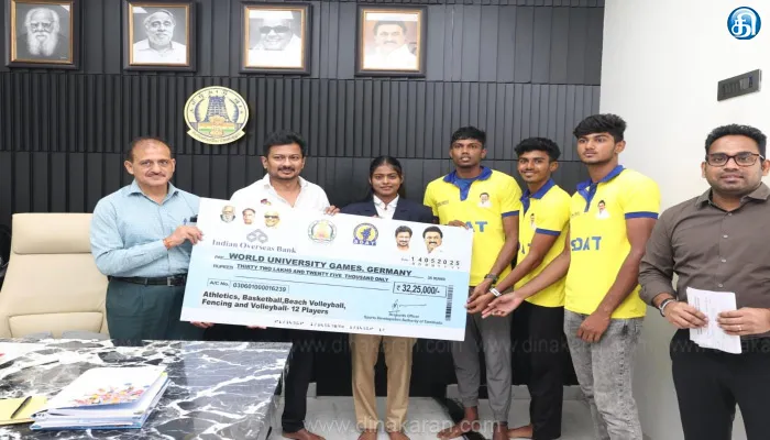 தமிழ் நாட்டை சேர்ந்த 12 வீரர் – வீராங்கனைகளுக்கு ரூ.32 லட்சம் காசோலை : துணை முதல்வர் உதயநிதி ஸ்டாலின் வழங்கினார்