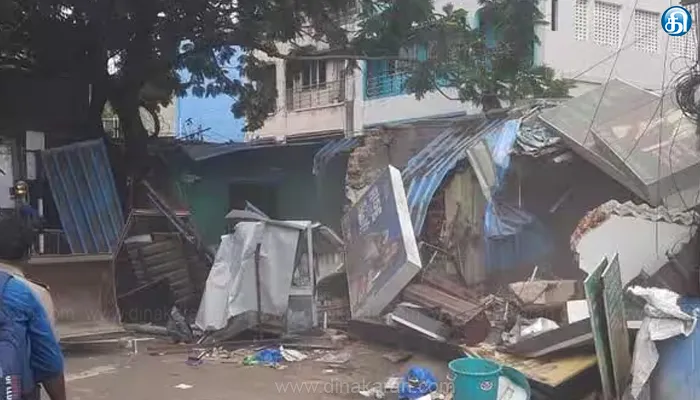 கிண்டி சிட்கோ வளாகத்தில் ஆக்கிரமிப்பு கடைகள் வாகனங்கள் அகற்றம்