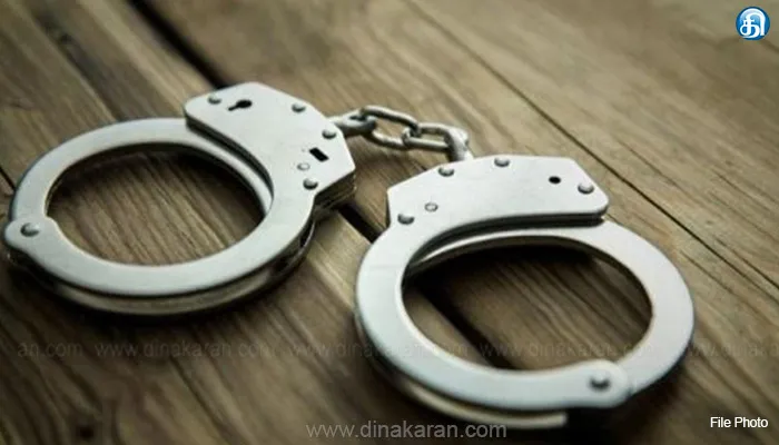 பணகுடியில் பெட்ரோல் பங்க் ஊழியரை தாக்கி கொள்ளை சம்பவத்தில் மேலும் 4 பேர் கைது