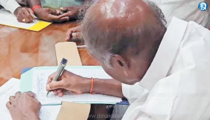 புதுச்சேரிக்கு மாநில அந்தஸ்து கோரி கையெழுத்து இயக்கம்; ரூ.1.33 லட்சம் மதிப்புள்ள பேனாவில் முதல் கையெழுத்திட்ட முதல்வர் ரங்கசாமி