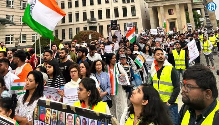 பஹல்காம் தாக்குதலை கண்டித்து ஜெர்மனியில் இந்திய வம்சாவளிகள் ஆர்ப்பாட்டம்