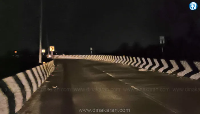 மின்விளக்குகள் பழுது காரணமாக இருள் சூழ்ந்து காணப்படும் பார்சம்பேட்டை ரயில்வே மேம்பாலம்: நடவடிக்கை எடுக்க கோரிக்கை