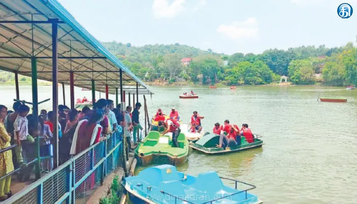 விடுமுறை காரணமாக ஏலகிரி மலையில் குவியும் சுற்றுலா பயணிகள்: படகு சவாரி செய்து மகிழ்ச்சி