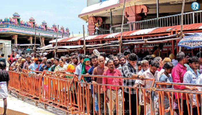 கோடை விடுமுறையால் குவியும் பக்தர்கள்: 3 மணிநேரம் காத்திருந்து பழநியில் சுவாமி தரிசனம்