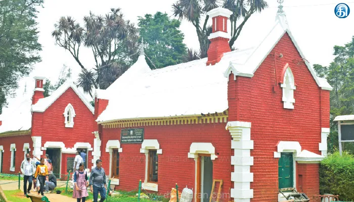 மலர் கண்காட்சிக்கு தயாராகும் ஊட்டி தாவரவியல் பூங்கா