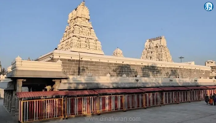 காஞ்சி காமாட்சியம்மன் கோயிலில் செல்போனுக்குத் தடை