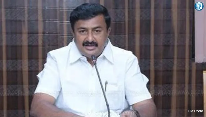 தமிழில் பெயர் பலகை வைக்காத கடைகளுக்கு ரூ.2000 அபராதம் :அமைச்சர் மு.பெ.சாமிநாதன் தகவல்