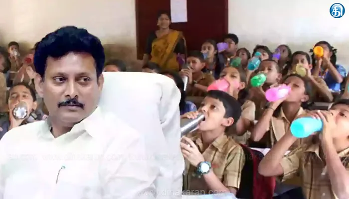 அரசுப் பள்ளிகளில் மாணவர்கள் உரிய நேரத்தில் தண்ணீர் குடிப்பதை உறுதி செய்யும் ’வாட்டர் பெல்’ திட்டம் : அமைச்சர் அன்பில் மகேஷ் அறிவிப்பு!!