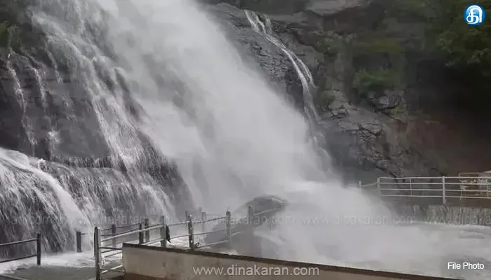 தென்காசி மாவட்ட குற்றால அருவிகளில் குளிக்கத் தடை விதிப்பு