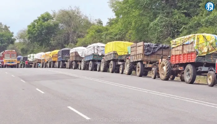 ஜூஸ் தொழிற்சாலைகளில் கொள்முதல் செய்யாததால் மாம்பழங்களுடன் 5 கி.மீ வரை சாலையில் காத்திருக்கும் வாகனங்கள்