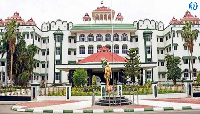 திருச்செந்தூர் சுப்பிரமணிய சுவாமி கோயில் குடமுழுக்கு நடத்த இடைக்காலத் தடை விதிக்க முடியாது: ஐகோர்ட் கிளை