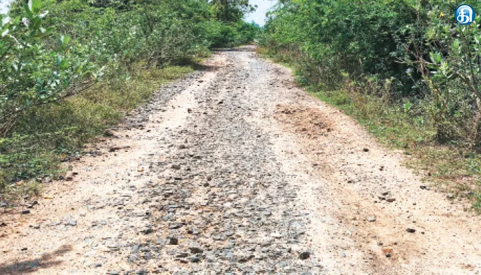 குண்டும், குழியுமான பேரால்-வேளானந்தல் தார் சாலையை சீரமைக்க கோரிக்கை