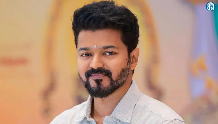 நடிகர் விஜய் பிறந்த நாள் விழாவை முன்னிட்டு சென்னையில் பொது இடங்களில் தடையை மீறி பேனர் வைத்ததாக தவெகவினர் மீது 53 வழக்குகள் பதிவு: பெருநகர காவல்துறை நடவடிக்கை