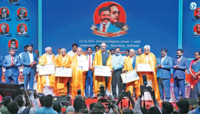 அணு ஆயுதங்களால் கூட தகர்க்க முடியாதது இந்தியாவில் உள்ள சாதிய கட்டமைப்பு: விசிக விருது வழங்கும் நிகழ்ச்சியில் திருமாவளவன் பேச்சு