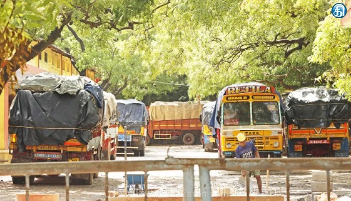 குமரி நுகர்பொருள் வாணிப கழக குடோன்களில் சுமை தூக்கும் தொழிலாளர்கள் வேலை நிறுத்த போராட்டம்