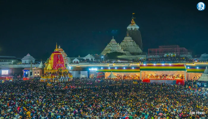 ஒடிசா மாநிலம் பூரியில் ஜெகந்நாதர் கோயில் தேரோட்டத்தில் ஏற்பட்ட கூட்ட நெரிசலில் சிக்கி 500 பேர் காயம்