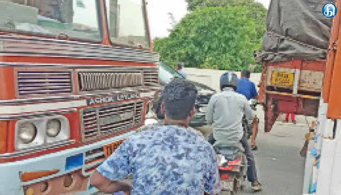 மேம்பாலம் பழுதால் இடியாப்ப சிக்கல் ஓசூர் மாநகரில் தினசரி போக்குவரத்து ஸ்தம்பிப்பு