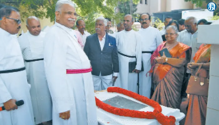 பாளை தூய திரித்துவ பேராலயத்தில் 200வது ஆண்டு விழா கொண்டாட்டம்