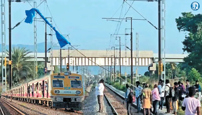 திருத்தணி ரயில் நிலையம் அருகே வந்தேபாரத் ரயில்சேவை பாதிப்பு உயர் அழுத்த மின்கம்பியில் தார்பாய் சுற்றியதால் பரபரப்பு