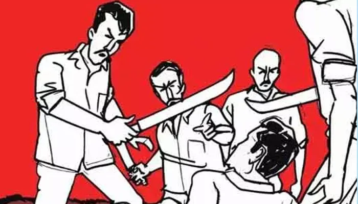 முன்விரோத தகராறில் பெட்ரோல் குண்டு வீசி இருவருக்கு வெட்டு:6 பேருக்கு வலை
