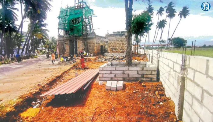 சின்னமனூர் மாணிக்கவாசகர் கோயிலில் புனரமைப்பு பணி தீவிரம்: ரூ.75 லட்சத்தில் நடைபெறுகிறது: விரைவில் கும்பாபிஷேகம்