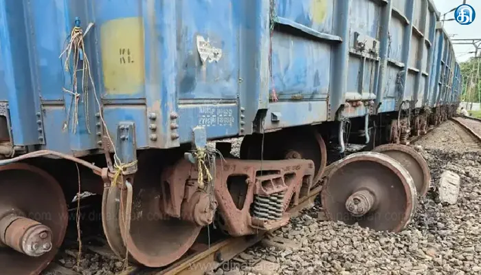 சரக்கு ரயில் தடம் புரண்டது