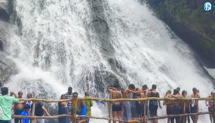 Kaviaravi Falls, Pollachi